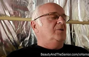 video porn Karmella Sutra pulls off a horny Wichsshow