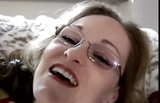 video porn Hairy brunette plays with vibrator