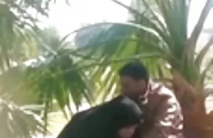 video porn The hot bitch can finger the divine ass